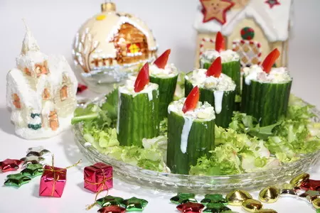 Салат мясной "новогодние игрушки, свечи и хлопушки....": шаг 7