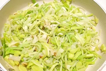 Пирог с рисом, луком -пореем и сыром: шаг 3