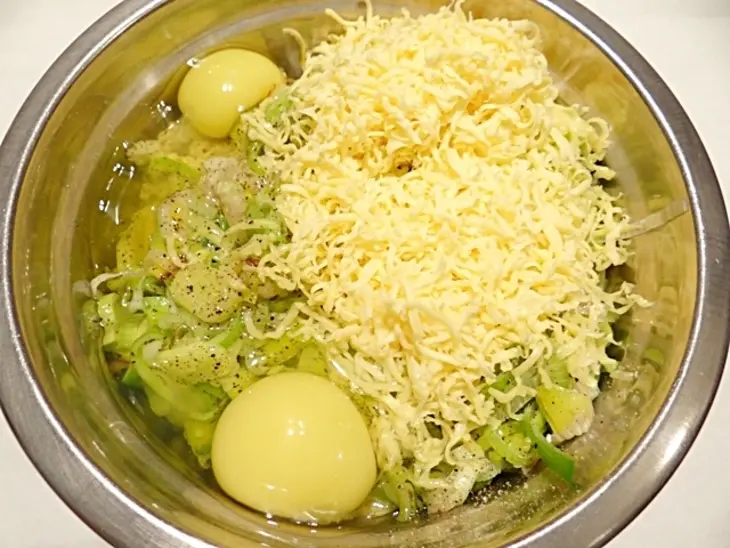 Пирог с рисом, луком -пореем и сыром: шаг 4