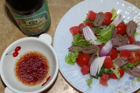 Сочный салат с куриными сердечками, грейпфрутом и кедровыми орешками: шаг 4