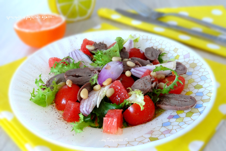Сочный салат с куриными сердечками, грейпфрутом и кедровыми орешками: шаг 6