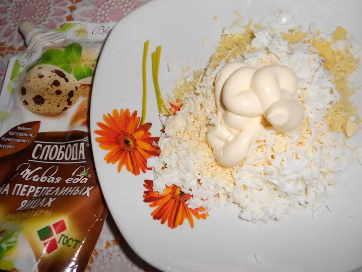 Сырная закуска "снеговик": шаг 2