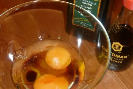 Салат с креветками и кальмарами "паутинка": шаг 5