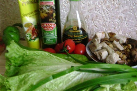 Салат с грибами, помидорами и запеченной свининой: шаг 1
