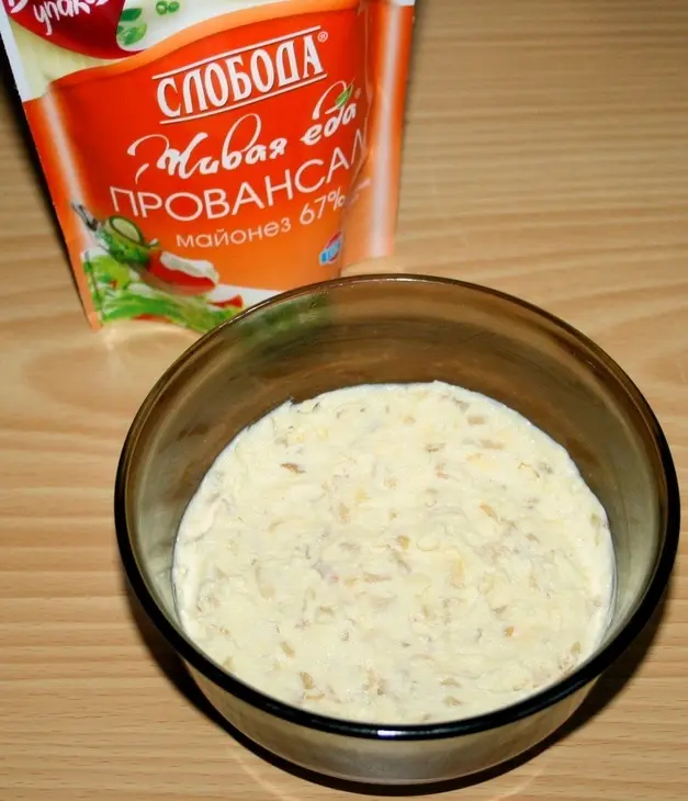 Фаршированные яйца "новогодние елочки": шаг 4