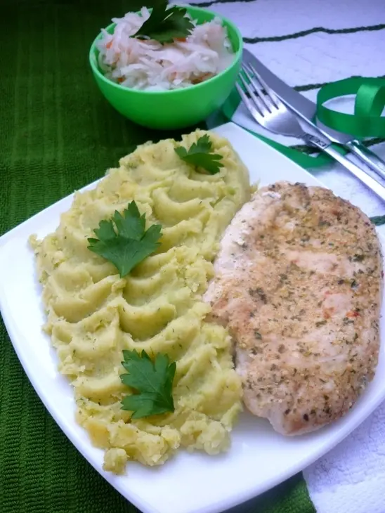 Картофельно-броккольное пюре с васаби для нежной курочки с чесноком: шаг 7