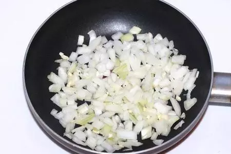 Жареная пекинская капуста с помидорами и с куриной грудкой: шаг 1