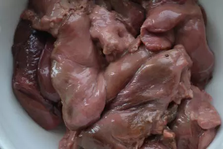 Картофель, тушеный с печенью и куриной грудкой: шаг 1