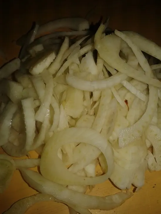 Закуска из баклажана и маша с маринованным фенхелем и моцареллой: шаг 2
