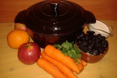Десерт из моркови, яблок и чернослива со сливками: шаг 1