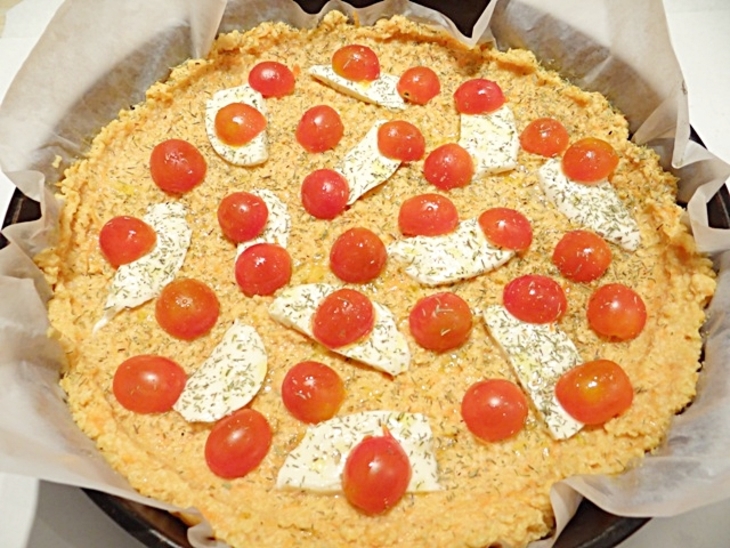 Пирог с сыром и томатами черри из пшенной каши: шаг 6