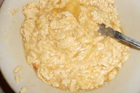 Домашнее печенье с вареной сгущенкой и миндальными лепестками: шаг 4