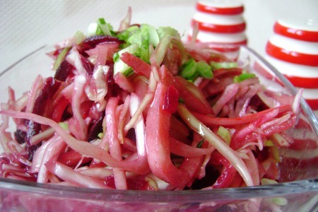 Салат из  свежей капусты с добавками «розовая пантера».: шаг 6