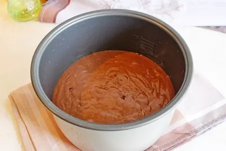 Шифоновый бисквит со сливками и вишней: шаг 8