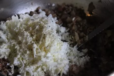 Пирожки с гречкой, беконом и яйцом: шаг 5