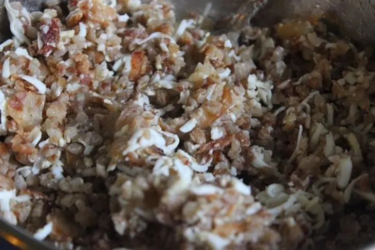 Пирожки с гречкой, беконом и яйцом: шаг 6