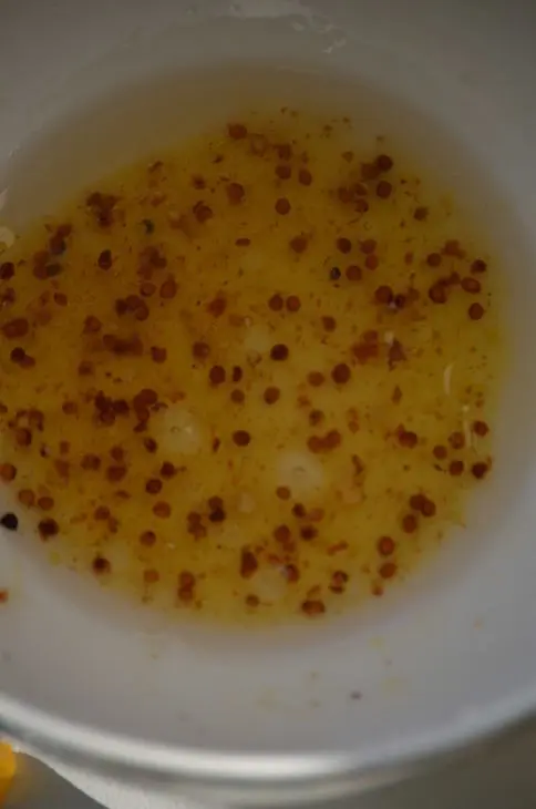 Салат с хурмой, мандаринами,свежим козьим сыром и дижонской горчицей: шаг 4