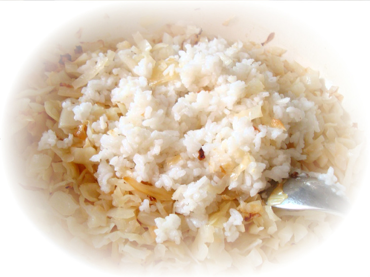 Блинчатый пирог с капустой,рисом и яйцом.: шаг 4