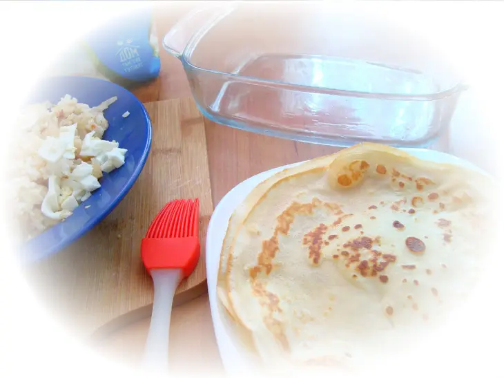 Блинчатый пирог с капустой,рисом и яйцом.: шаг 7