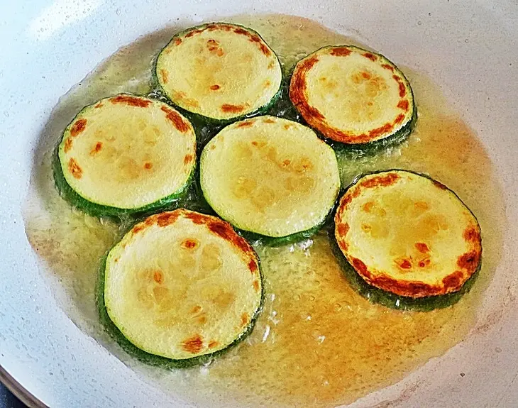 Морские гребешки с апельсиновым соусом и фисташками.: шаг 2