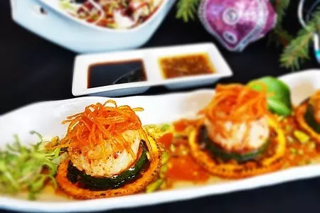 Морские гребешки с апельсиновым соусом и фисташками.: шаг 8