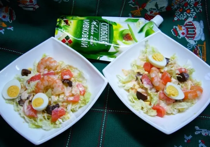 Салат с соусом из красной рыбы: шаг 6