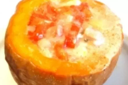 Куриная грудка в соусе из ряженки,запеченая в тыкве: шаг 6