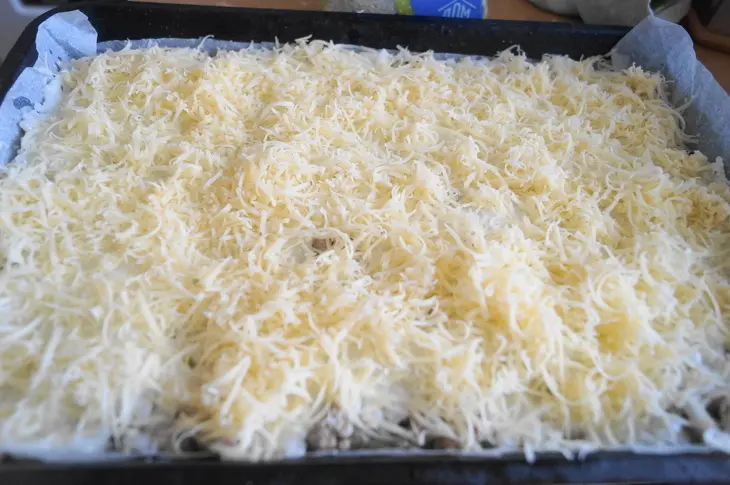 Расплющенный торт из риса с мясной начинкой: шаг 10