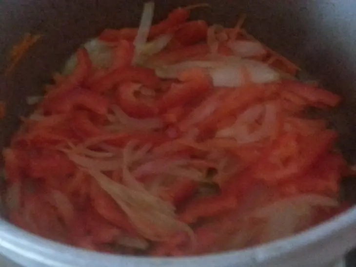 Гречневая каша с овощами и рыбкой: шаг 3