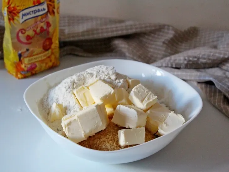 Пряный крамбл с яблоком и бананом: шаг 5