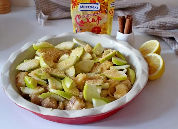 Пряный крамбл с яблоком и бананом: шаг 7
