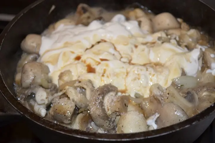 Мясо с грибами «старый новый год»: шаг 3