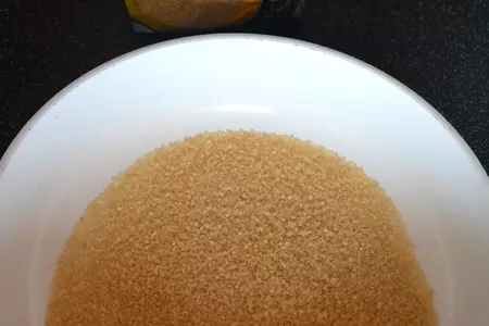 Кексы с печеньем и карамельным соусом: шаг 6