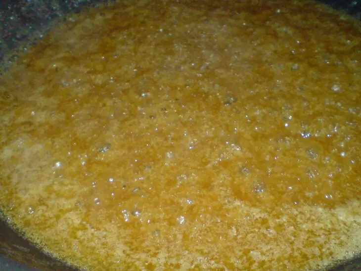 Пивные блинчики с солёной карамелью: шаг 4
