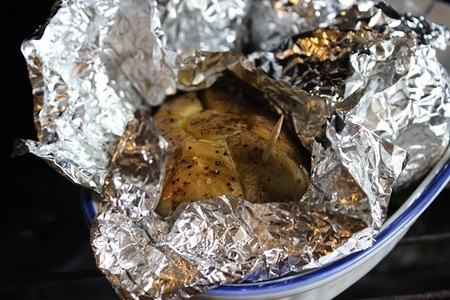 Печеный картофель с селедочным соусом: шаг 9
