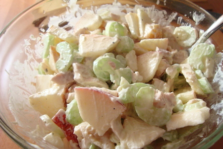 Салат с курицей,сельдереем и яблоком.: шаг 5