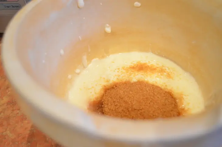 Карамельный йогуртовый мусс с хурмой: шаг 2