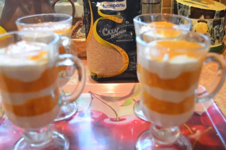 Карамельный йогуртовый мусс с хурмой: шаг 4
