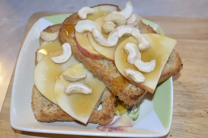 Быстрый и очень вкусный завтрак за 5 минут.: шаг 8