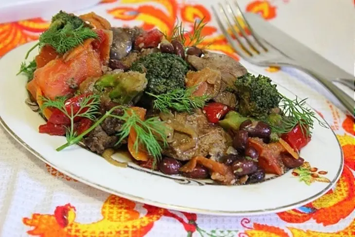 Куриная печень тушеная с овощами: шаг 6