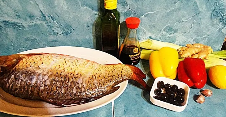 Запечённый с овощами карп.: шаг 1