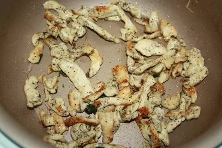 Фунчеза с курицей и овощами в тайском стиле: шаг 3