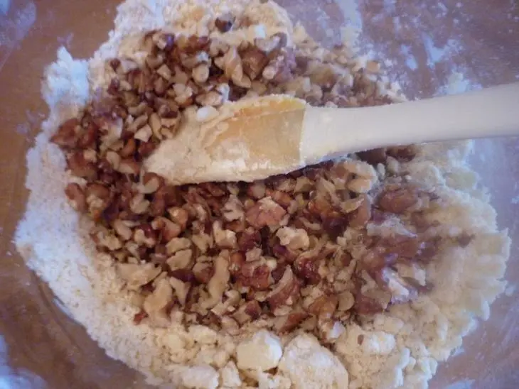 Сахарное печенье с грецким орехом: шаг 4