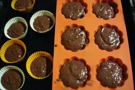 Очень шоколадные маффины. с благодарностью мариночке и катюше.: шаг 4