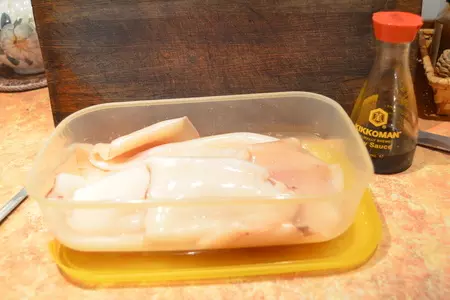 Фаршированные копченые кальмары: шаг 1