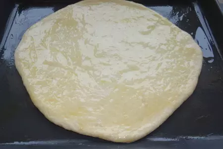 Пышки с творогом и колбасная пицца с овощами: шаг 4