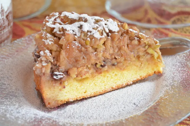 Яблочный пирог - перевертыш с орехами и изюмом: шаг 9