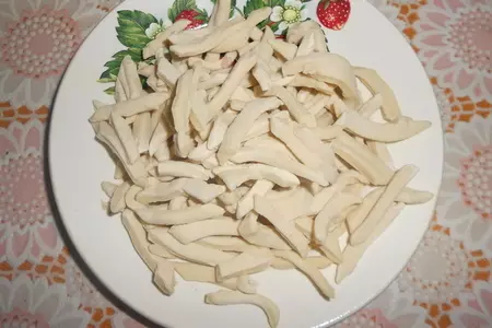 Суп с домашней лапшой и снытью: шаг 3