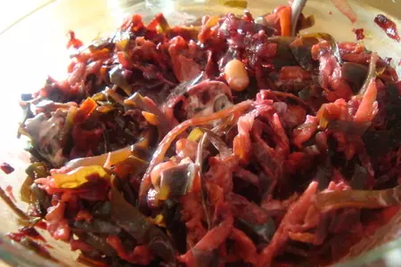 Салат из морской капусты со свёклой.: шаг 3