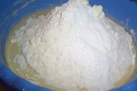 Пирог с адыгейским сыром,укропом и чесноком. (фм): шаг 4